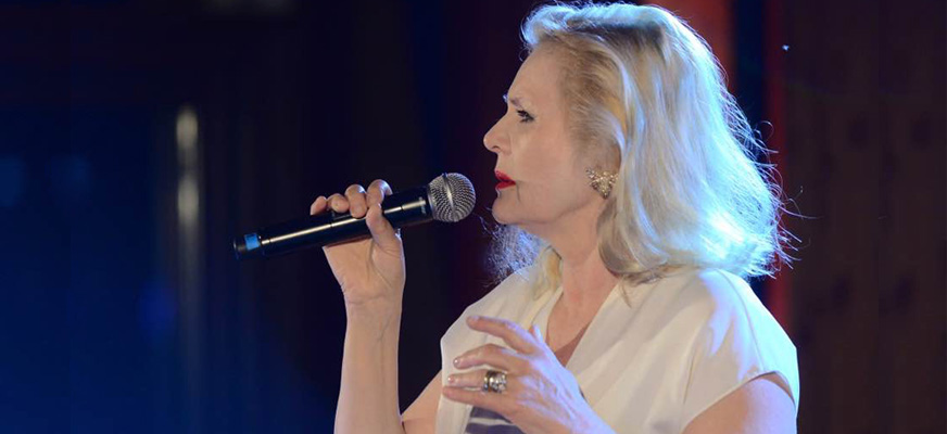 Grażyna Szapołowska – piosenki z albumu „Kochaj mnie” – koncert z towarzyszeniem zespołu