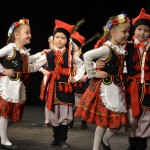 Przedszkolaki z Misia Uszatka z I nagrodą PYZA 2017 tańczą krakowiaka