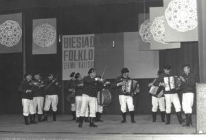 Kapela Ludowa Brzeziny - Biesiada Folkloru Ziemi Kaliskiej 1985 w Jarocinie