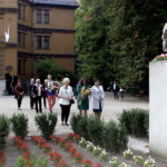 Uroczystość złożenia kwiatów pod pomnikiem Fryderyka Chopina