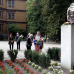 Uroczystość złożenia kwiatów pod pomnikiem Fryderyka Chopina