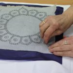 Warsztaty haftu nasnuwanego w Golinie 2023 - kalkowanie wzoru