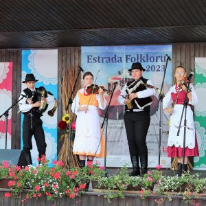 Zespół Folklorystyczny SNUTKI /Potarzyca